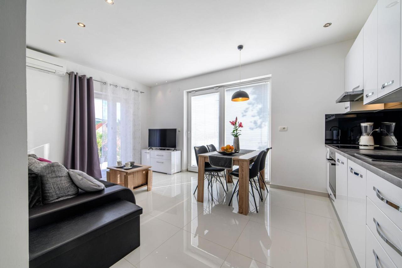 Apartment Jelic シベニク エクステリア 写真